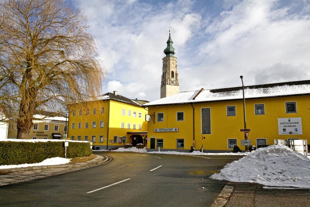 Stiftsgasthof Hochburg Exteriér fotografie
